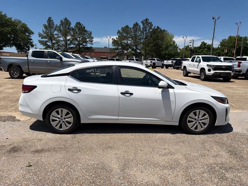 Used 2025 Nissan Sentra S FWD image 6