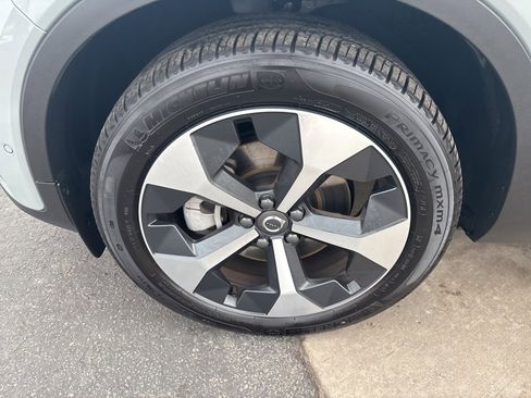 Certified 2025 Volvo XC40 B5 Plus image 13