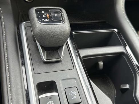 Used 2024 Nissan Pathfinder SV FWD image 27