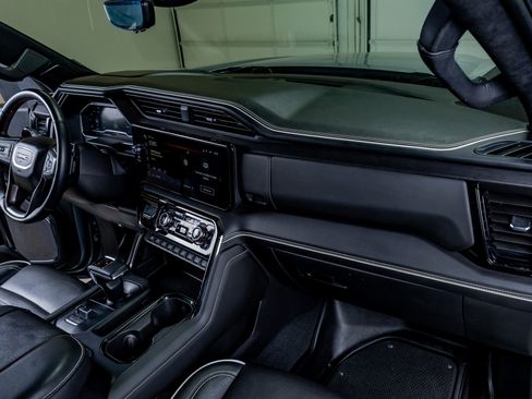 Used 2024 GMC Sierra 1500 AT4X image 17