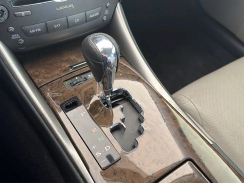 Used 2011 Lexus IS 250 w/ Premium Pkg Value Edition RWD image 31