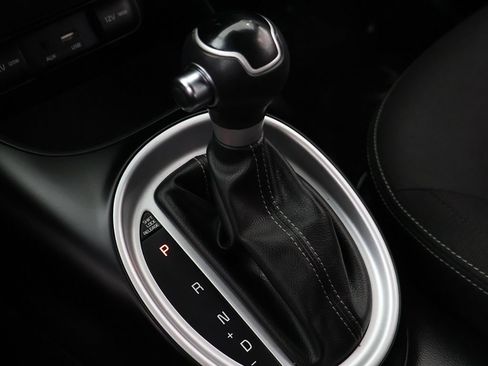 Used 2017 Kia Soul + FWD image 40