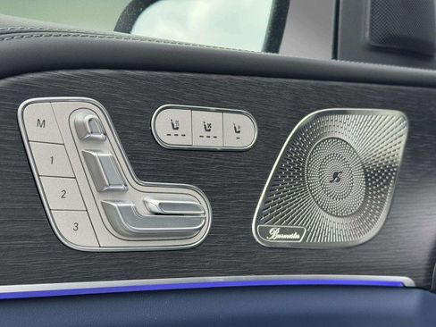 New 2026 Mercedes-Benz GLS 580 4MATIC image 21