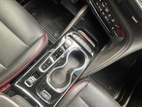 Used 2022 Buick Envision Essence w/ Technology Package I FWD image 24