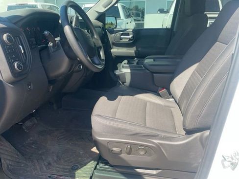 Used 2025 Chevrolet Silverado 1500 Custom Trail Boss AWD/4WD image 5