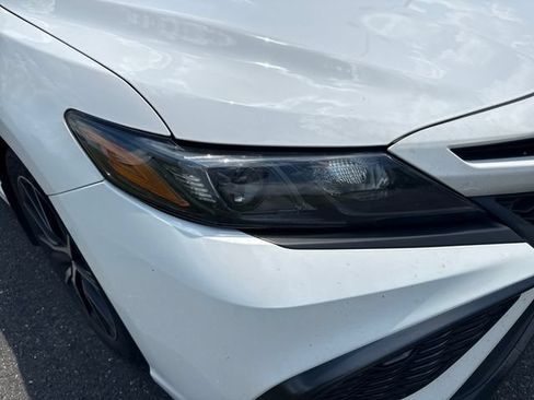 Used 2021 Toyota Camry SE FWD image 8