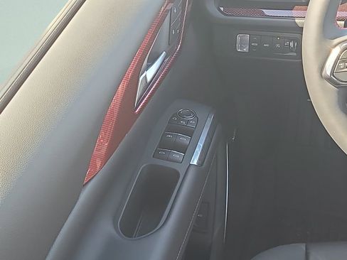 New 2026 Chevrolet Traverse RS w/ LPO, Floor Liner Package AWD/4WD image 19