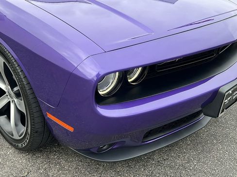 Used 2018 Dodge Challenger R/T image 13