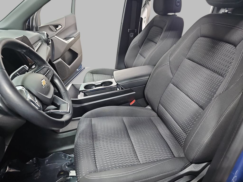 Certified 2025 Chevrolet Equinox LT w/ Safety and Technology Package AWD/4WD image 18