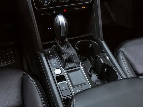 Used 2023 Volkswagen Atlas SE image 19