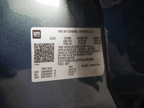 Used 2026 Cadillac Escalade Platinum Sport w/ LPO, ONYX Package image 43