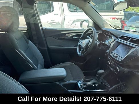 Used 2023 Chevrolet TrailBlazer LT FWD image 3