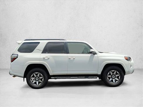 Used 2021 Toyota 4Runner TRD Off-Road Premium w/ Moonroof Package AWD/4WD image 4
