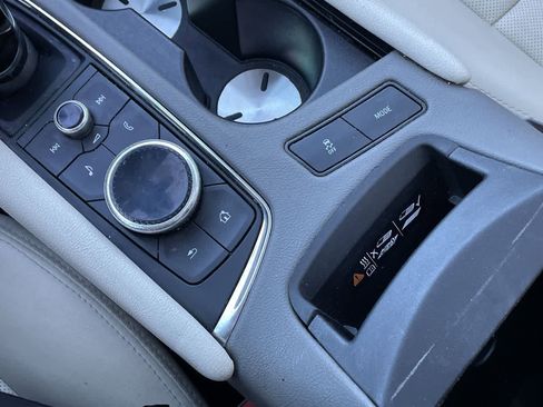 Used 2020 Cadillac XT5 Premium Luxury image 30