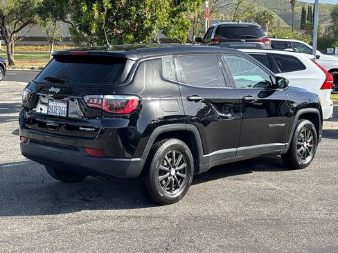 Used 2018 Jeep Compass Sport FWD image 3