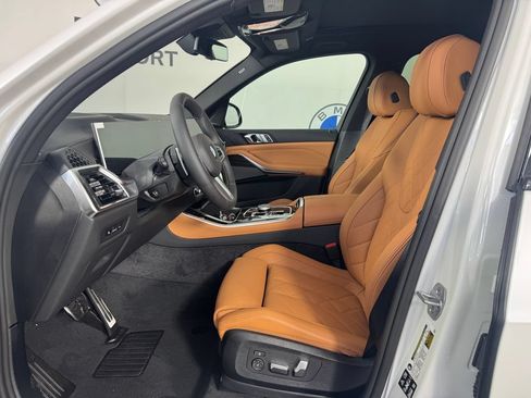 New 2026 BMW X5 xDrive40i w/ M Sport Package AWD/4WD image 2