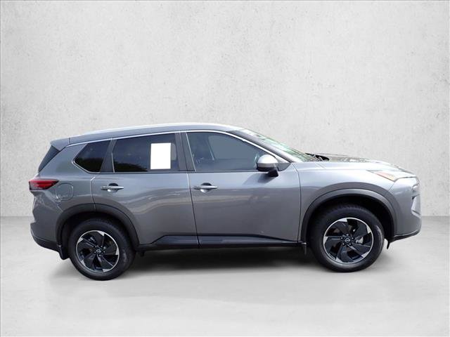 Used 2024 Nissan Rogue SV w/ SV Premium Package FWD image 5