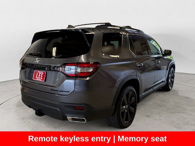 Used 2025 Honda Pilot Black Edition image 6
