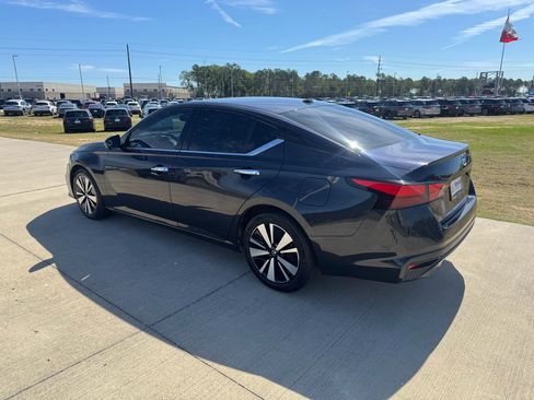 Used 2019 Nissan Altima 2.5 SL FWD image 6