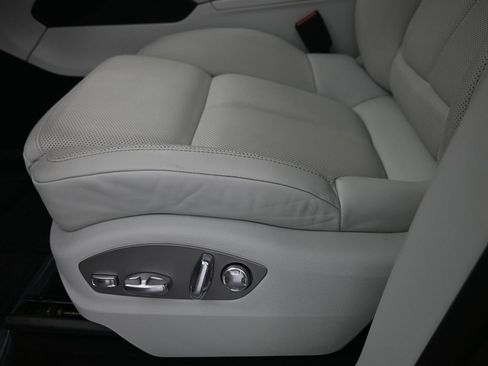 Used 2022 Porsche Macan image 6