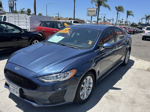 Used 2019 Ford Fusion SE FWD image 5