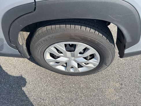 Used 2024 Toyota Corolla Cross L image 11