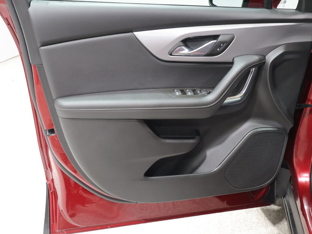 Used 2025 Chevrolet Blazer LT AWD/4WD image 12
