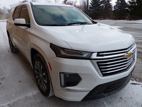 Used 2023 Chevrolet Traverse Premier image 10