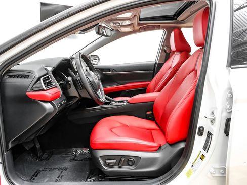 Used 2022 Toyota Camry XSE image 4