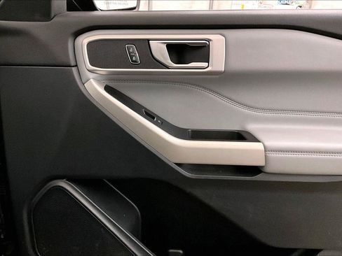 Used 2021 Ford Explorer XLT w/ Equipment Group 202A image 23