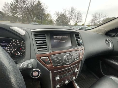 Used 2019 Nissan Pathfinder Platinum image 41