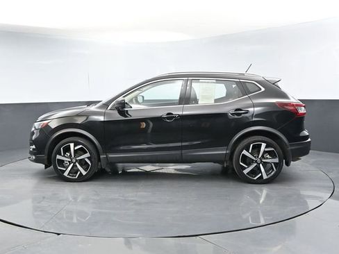 Used 2022 Nissan Rogue Sport SL w/ Premium Package FWD image 3