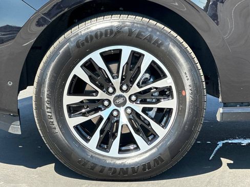 Certified 2025 Ford Expedition Max Platinum AWD/4WD image 28