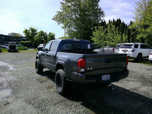 Used 2022 Toyota Tacoma SR AWD/4WD image 3