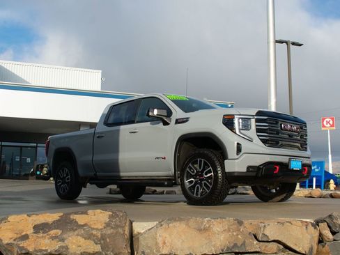 Certified 2025 GMC Sierra 1500 AT4 w/ AT4 Premium Package image 5