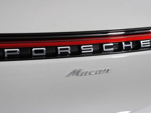 New 2026 Porsche Macan image 22