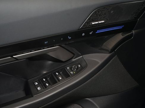 Used 2025 BMW 530i image 27