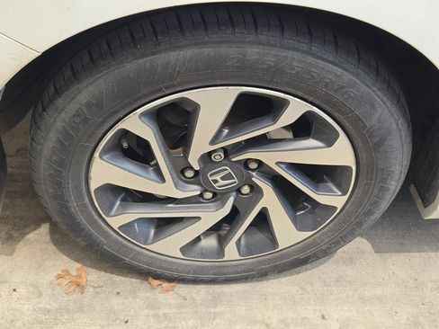 Used 2017 Honda Civic EX image 10