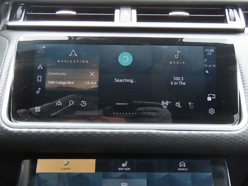 Used 2021 Land Rover Range Rover Velar R-Dynamic S image 27