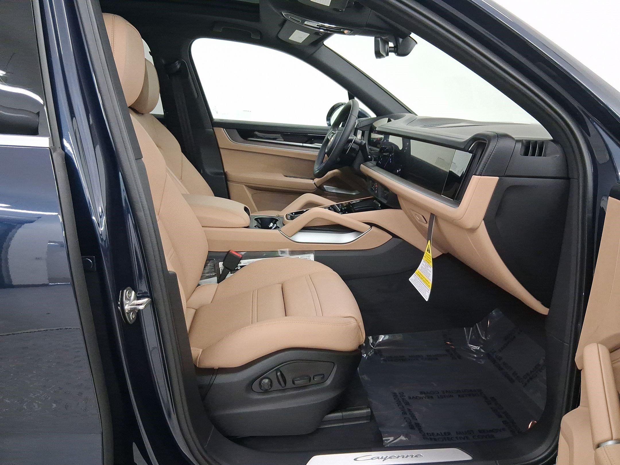 Used 2026 Porsche Cayenne AWD/4WD image 23
