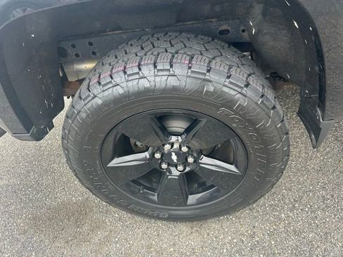 Used 2016 Chevrolet Colorado LT w/ Midnight Edition AWD/4WD image 4