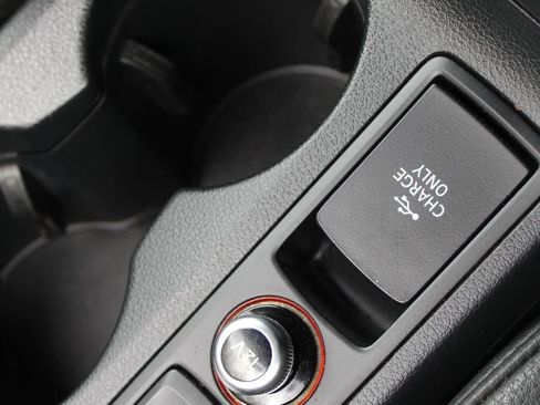 Used 2018 Audi Q3 2.0T Premium image 31