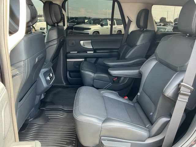 Used 2026 Ford Expedition Platinum w/ Driver's Package AWD/4WD image 22