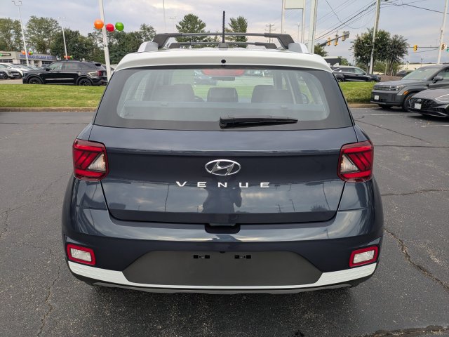 Certified 2026 Hyundai Venue SEL FWD image 5