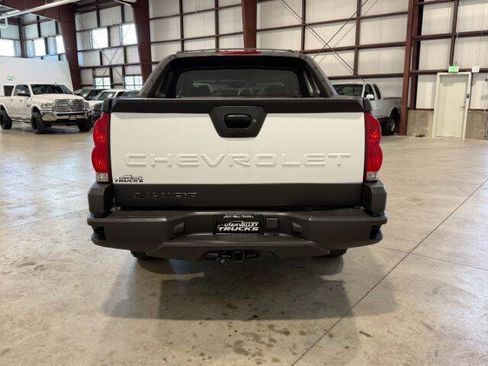 Used 2003 Chevrolet Avalanche 2500 AWD/4WD image 9