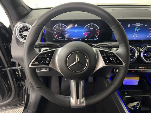 New 2025 Mercedes-Benz GLB 250 4MATIC image 27