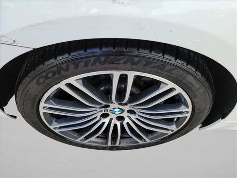 Used 2018 BMW 530i RWD image 11