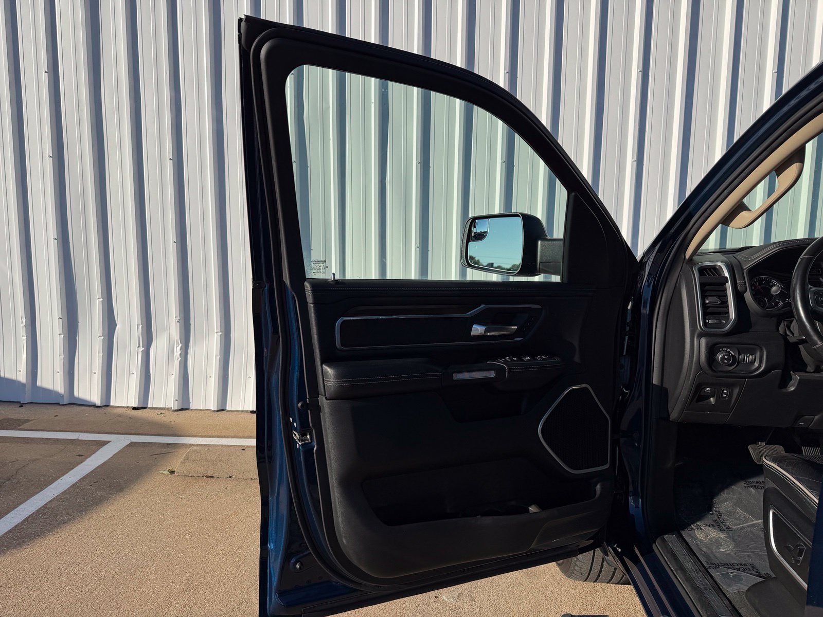 Used 2021 RAM 1500 Laramie w/ Laramie Southwest Edition RWD image 29