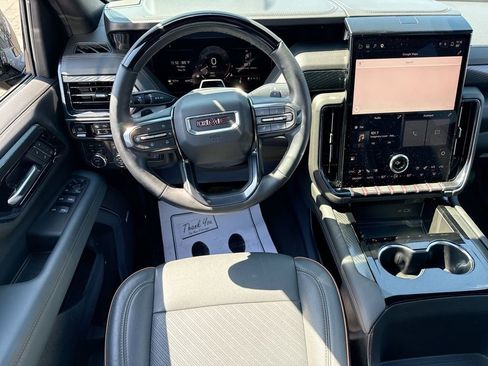 Used 2025 GMC Yukon AT4 w/ AT4 Premium Plus Package AWD/4WD image 14