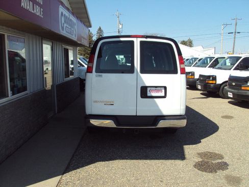 Used 2012 GMC Savana 1500 AWD image 6